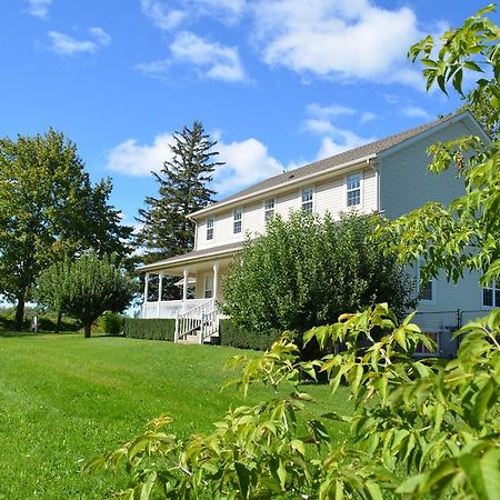 Old Town Country Landing Bed & Breakfast Niagara-on-the-Lake ภายนอก รูปภาพ