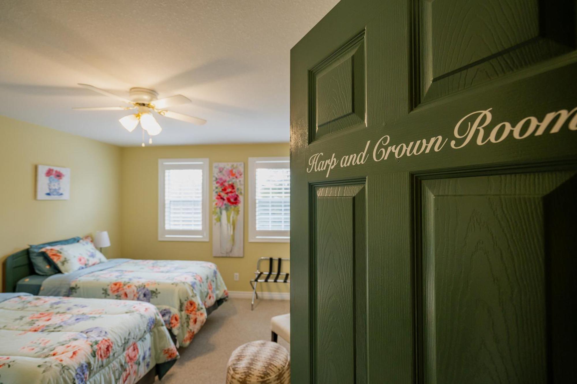 Old Town Country Landing Bed & Breakfast Niagara-on-the-Lake ภายนอก รูปภาพ