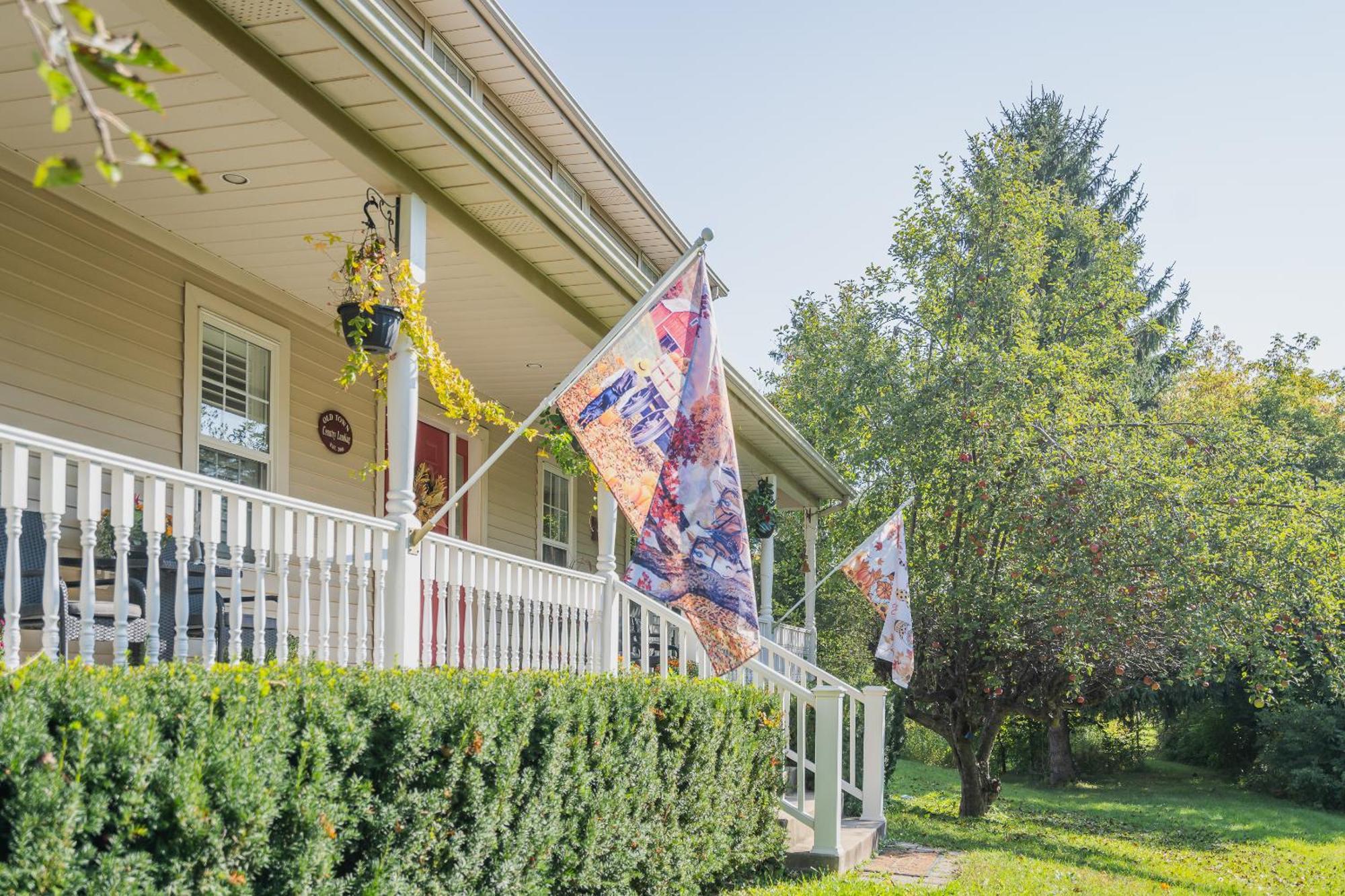 Old Town Country Landing Bed & Breakfast Niagara-on-the-Lake ภายนอก รูปภาพ