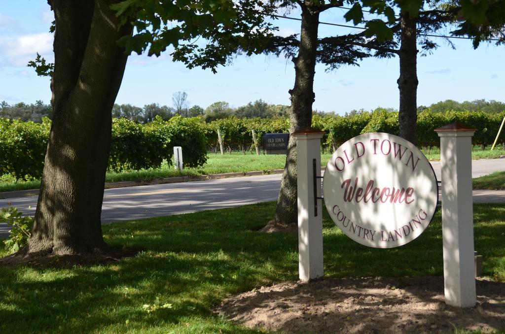 Old Town Country Landing Bed & Breakfast Niagara-on-the-Lake ภายนอก รูปภาพ