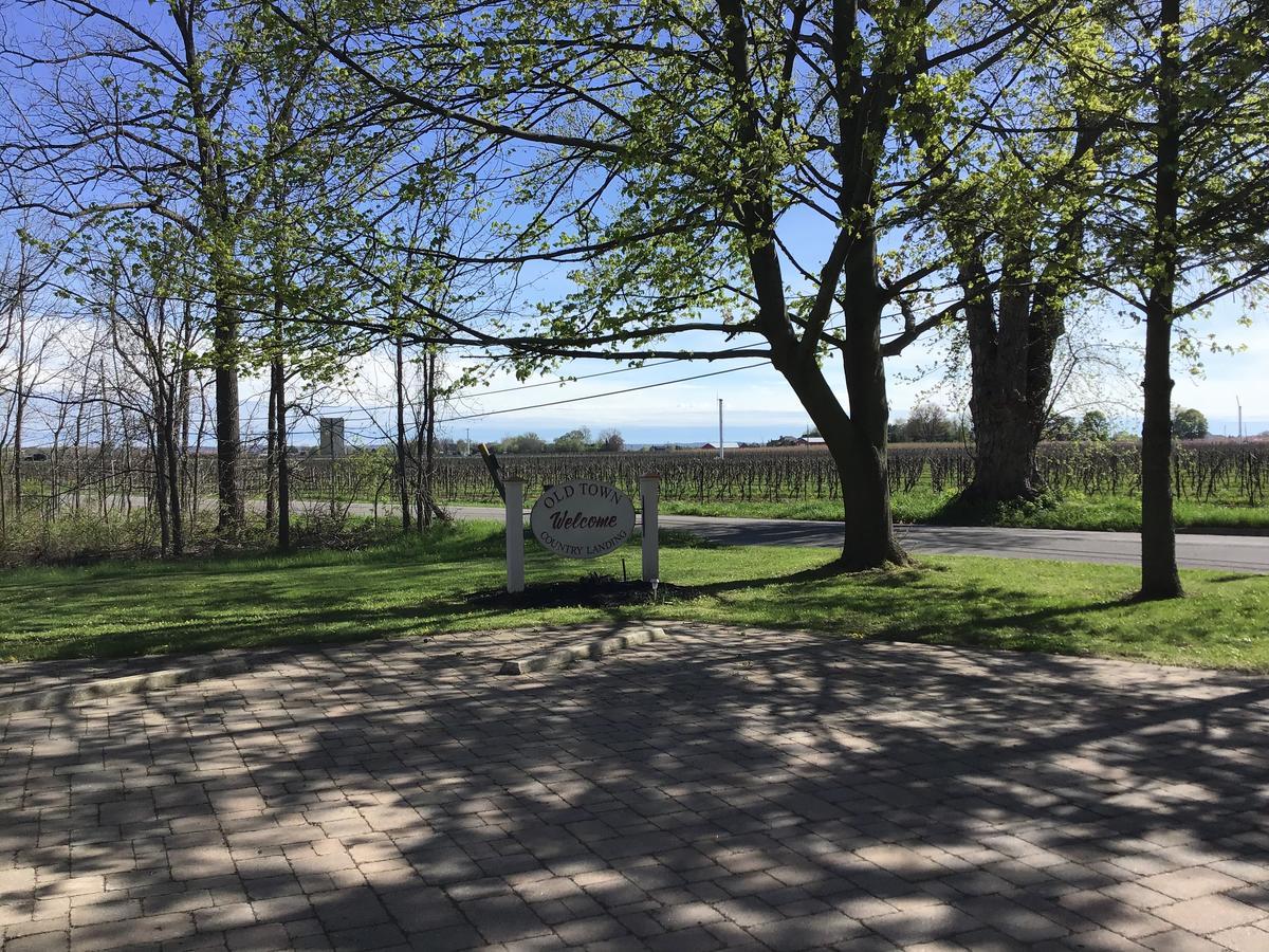 Old Town Country Landing Bed & Breakfast Niagara-on-the-Lake ภายนอก รูปภาพ